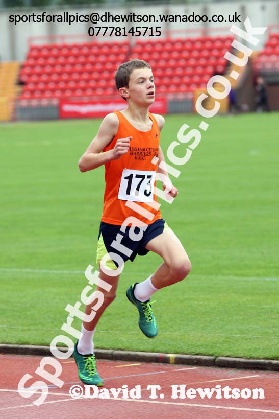 Boys under-13s 800 metres, Gateshead Tartan Games. Phot: David T. Hewitson/Sports for All Pics